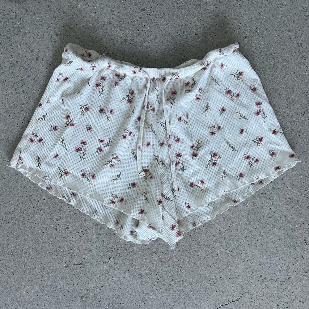 Waffle knot floral shorts!